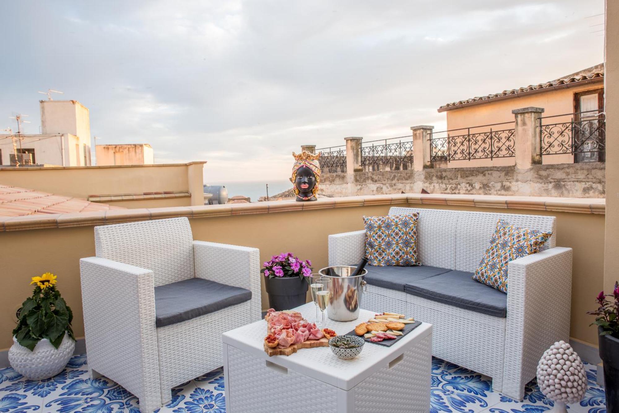 Keramos Luxury Rooms Sciacca Bagian luar foto
